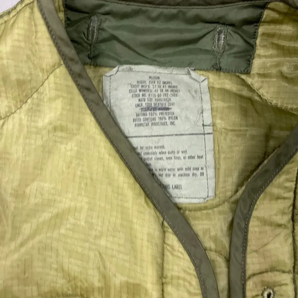 vintage men’s 90s green textured military liner quilted jacket